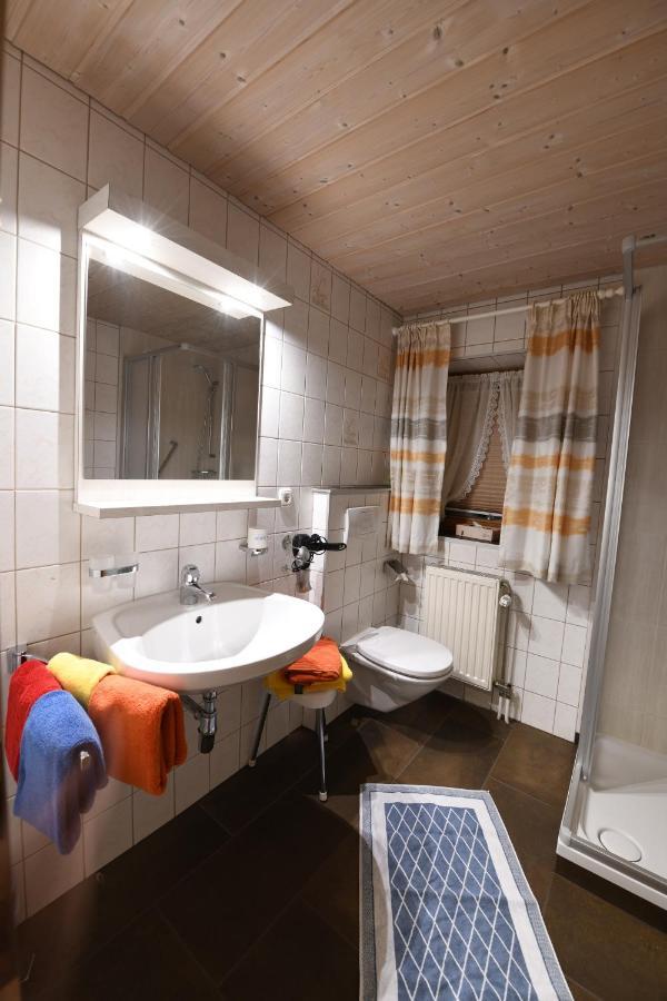 Holzschnitzers Appartements Ehrwald Exteriör bild