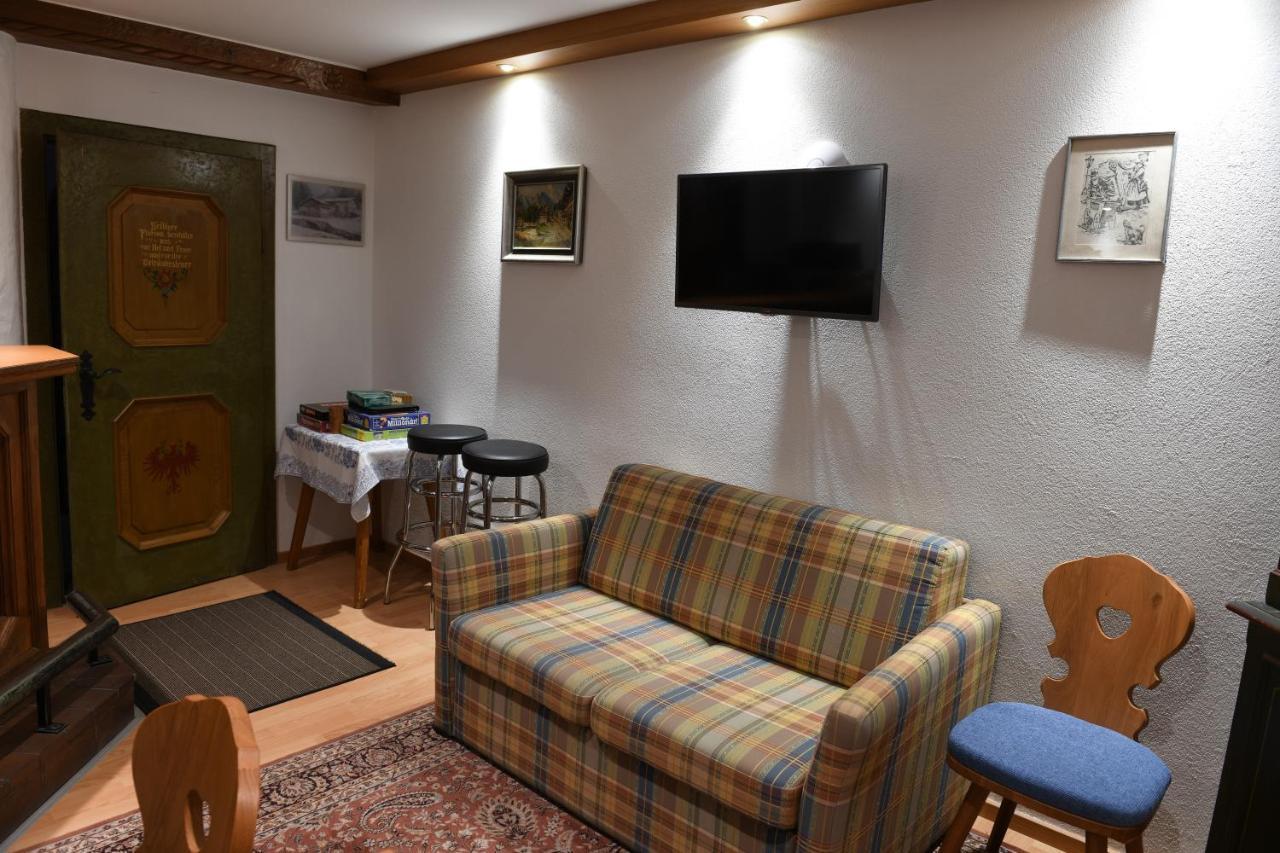 Holzschnitzers Appartements Ehrwald Exteriör bild
