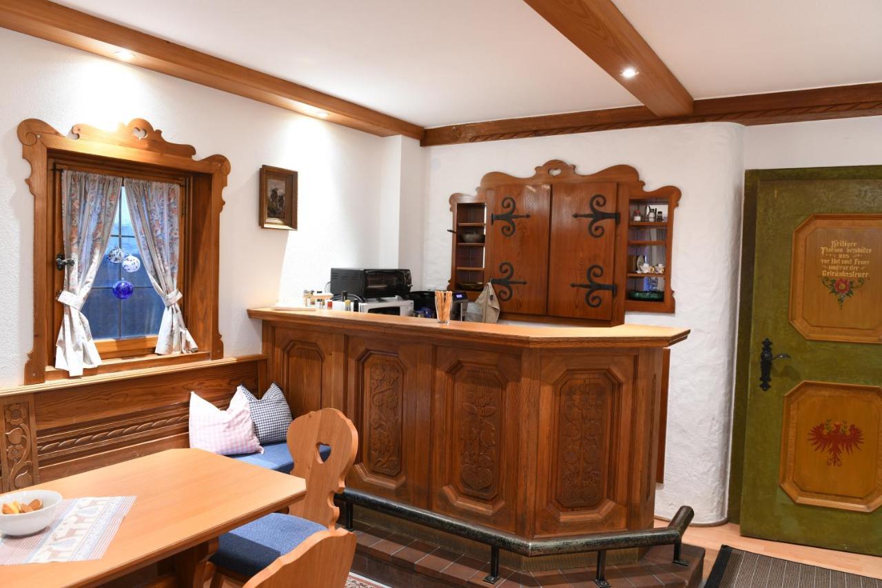Holzschnitzers Appartements Ehrwald Exteriör bild