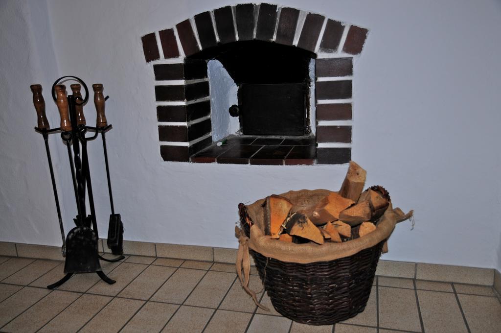 Holzschnitzers Appartements Ehrwald Exteriör bild