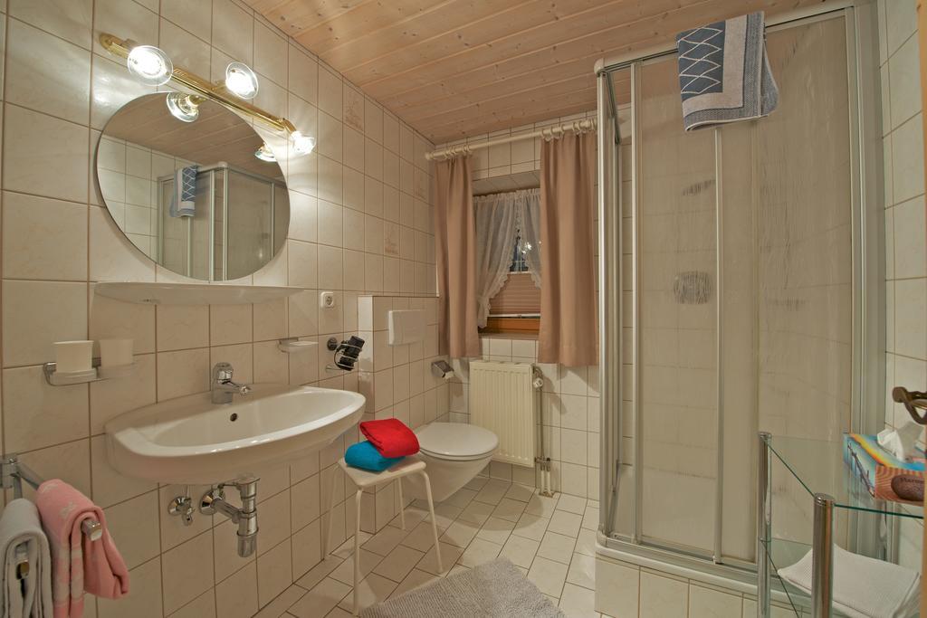 Holzschnitzers Appartements Ehrwald Exteriör bild