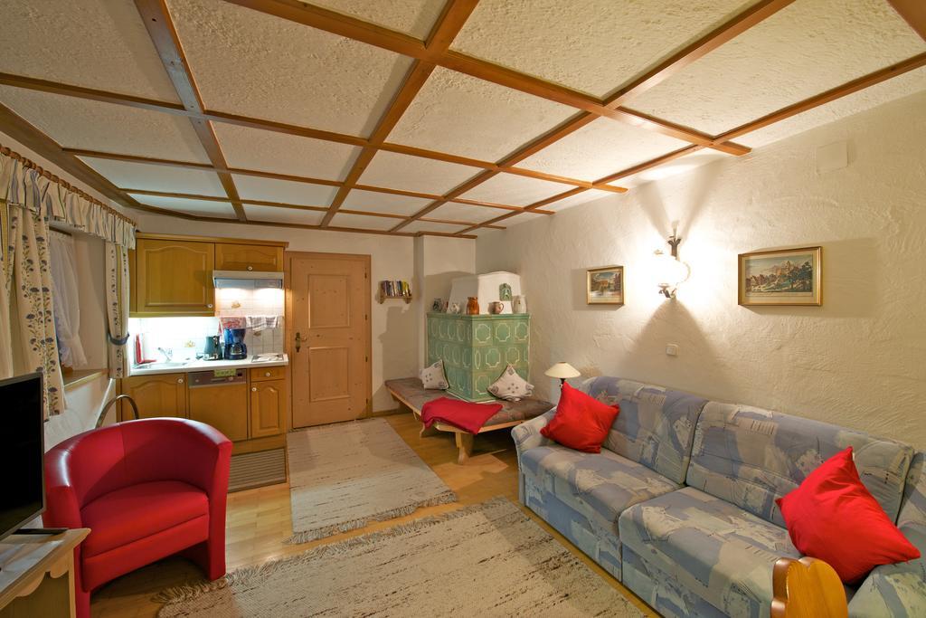 Holzschnitzers Appartements Ehrwald Exteriör bild