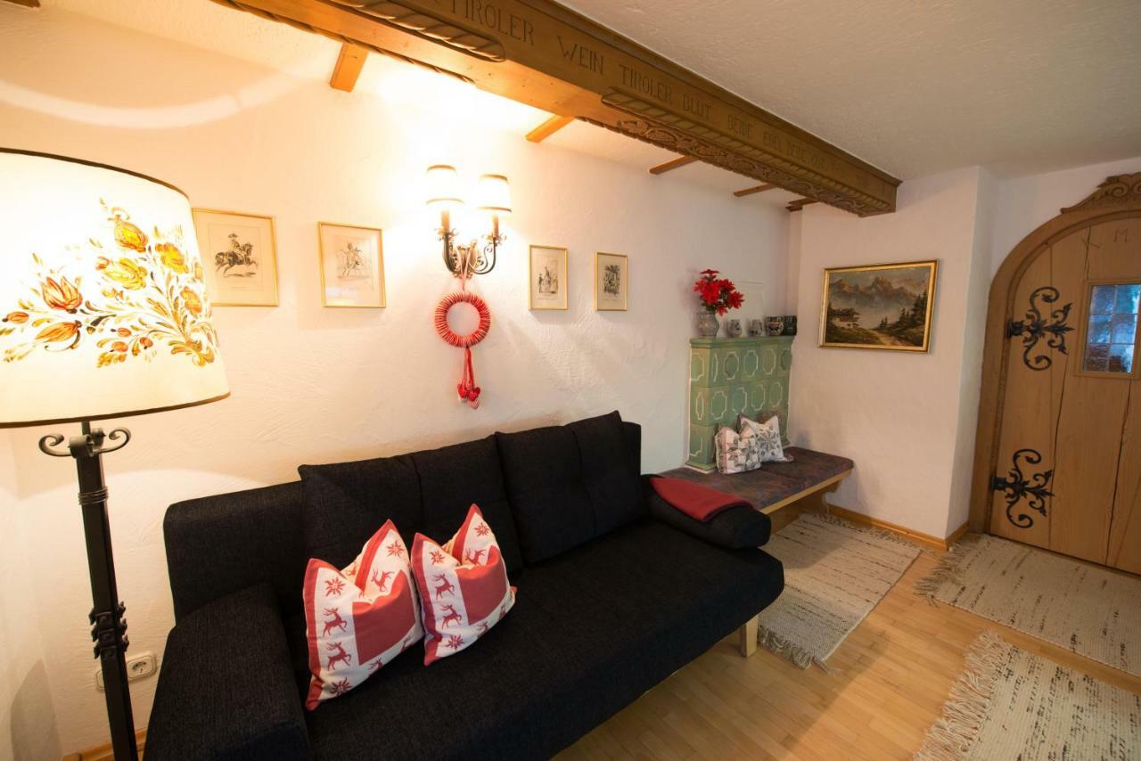 Holzschnitzers Appartements Ehrwald Exteriör bild