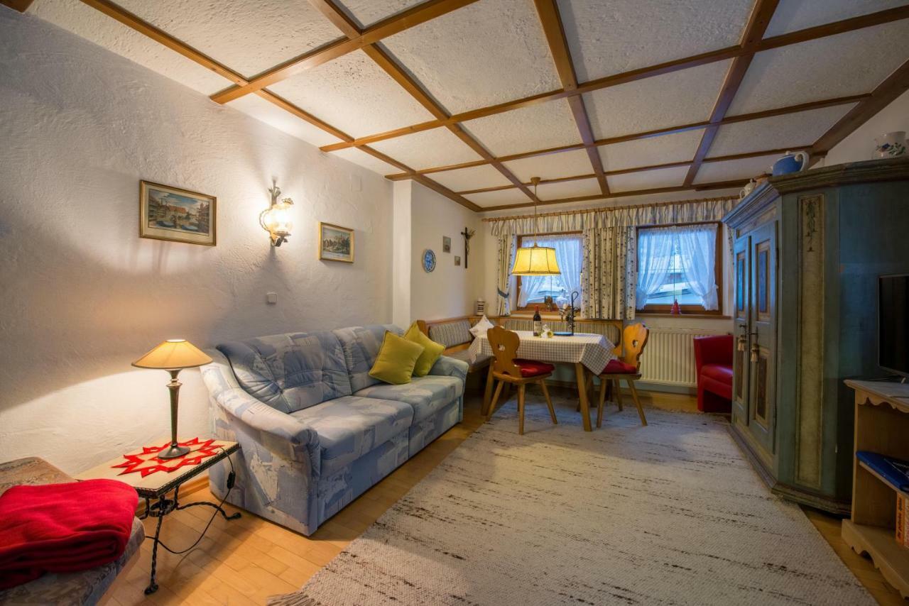 Holzschnitzers Appartements Ehrwald Exteriör bild
