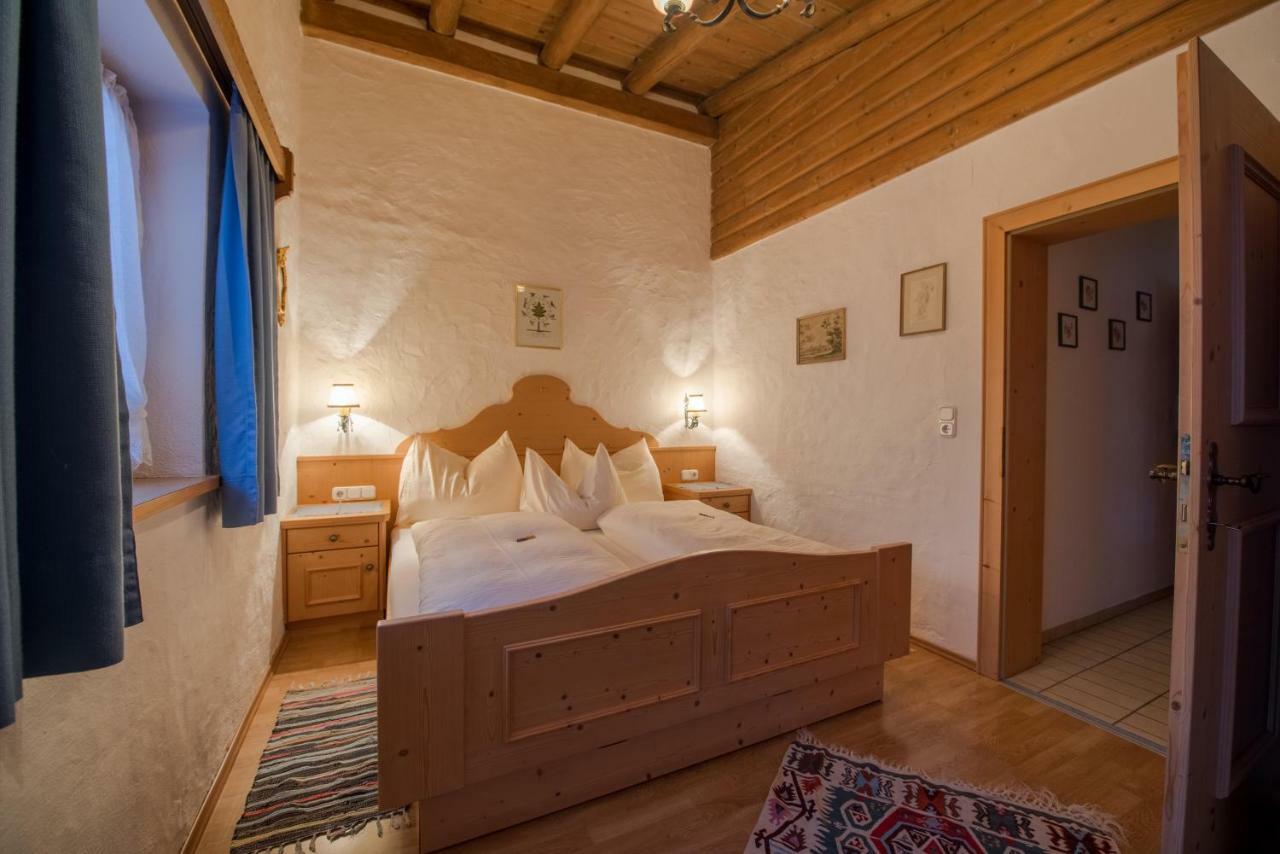 Holzschnitzers Appartements Ehrwald Exteriör bild