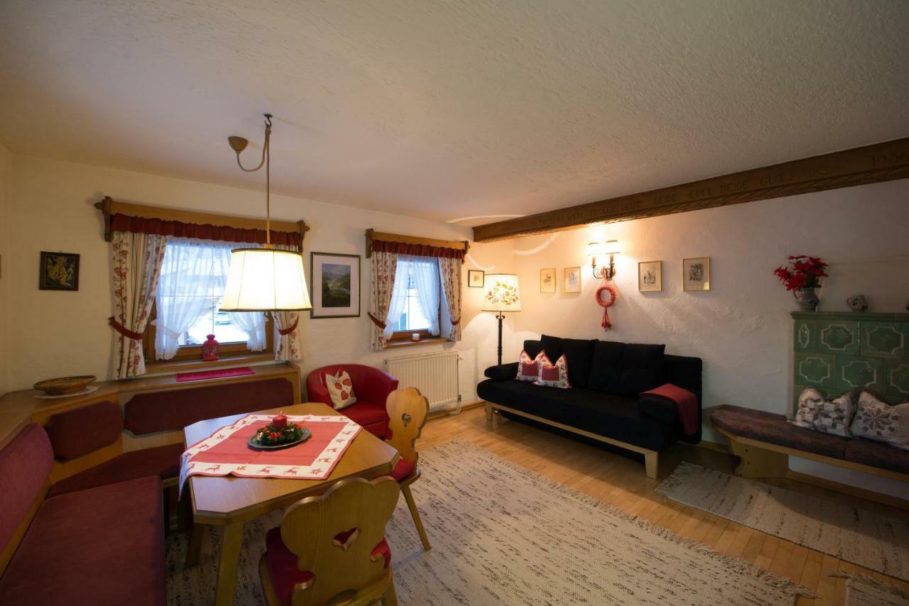 Holzschnitzers Appartements Ehrwald Exteriör bild